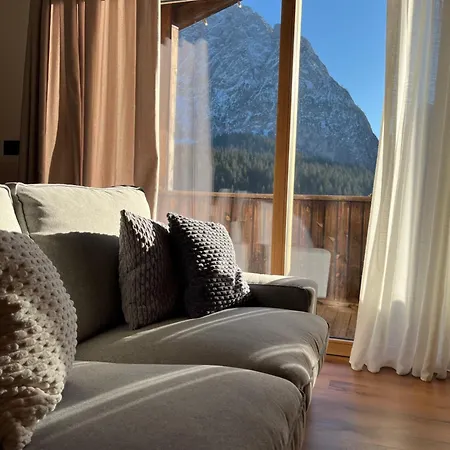 Family * سابادا